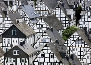 雷火电竞合作-利物浦蓝色狂想曲，苏亚雷斯独舞，拉齐奥臣服安菲尔德