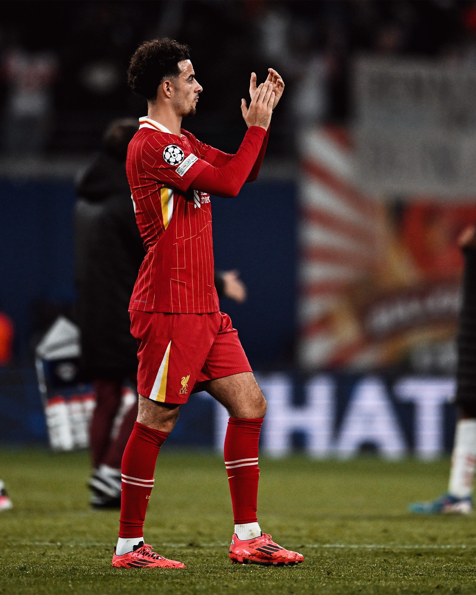 利物浦发起猛烈进攻，最终获胜